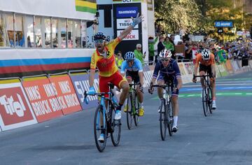 El español se impuso al sprint a Pinot, Woods y Dumoulin. Con 38 años gana su primer Mundial, había logrado dos platas y cuatro bronces en esta cita.