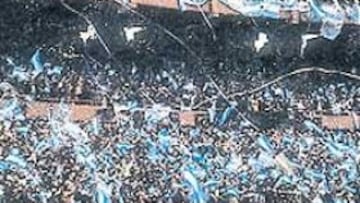 <b>AMBIENTAZO. </b>Argentina se volcó con la organización del Mundial. Las imágenes de Kempes celebrando goles ante el confeti y los papeles de la afición aún están grabados en la memoria. Los posteriores actos de los campeones, con Pasarella con la Copa, también evidenciaron que toda Argentina estaba deseosa de estrenarse.