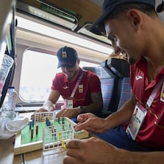 Qué es el ‘Plakks’, el fútbol mesa al que juega la Selección española olímpica de fútbol