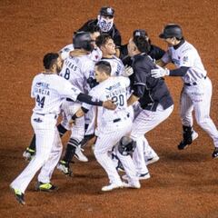 Mariachis remontó sobre Unión Laguna y continúa líder