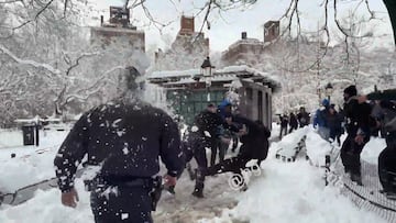 Disgusting scenes in New York City: crowd throws snowballs at NYPD Officers