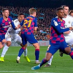 El Madrid se queja en su web: "Ni el árbitro ni el VAR vieron los dos penaltis a Varane"