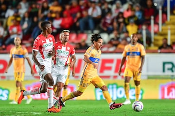 (L-R) Andres Colorado of Necaxa and Diego Lainez of Tigres during the game Necaxa vs Tigres UANL, corresponding to Round 04 of the Torneo Apertura 2023 of the Liga BBVA MX, at Victoria Stadium, on August 20, 2023.
<br><br>
(I-D) Andres Colorado de Necaxa y Diego Lainez de Tigres durante el partido Necaxa vs Tigres UANL, correspondiente a la Jornada 04 del Torneo Apertura 2023 de la Liga BBVA MX, en el Estadio Victoria, el 20 de Agosto de 2023.