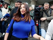 La actriz Elisa Mouliaá, junto a su abogado, Alfredo Arrién, a la salida de los Juzgados de Plaza de Castilla, a 10 de febrero de 2026, en Madrid (España).
FAMOSOS;JUICIO;ERREJÓN
Antonio Gutiérrez / Europa Press
10/02/2026