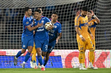 Cruz Azul tras los pasos del América, único en derrotar a Tigres en el “Volcán”