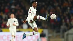 Chelsea striker Hudson-Odoi tests positive for coronavirus