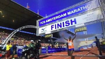 Cherono revienta el crono en Ámsterdam: récord de la prueba