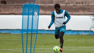 Mvondo durante el entrenamiento de hoy 