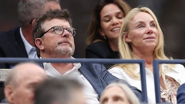 NEW YORK, NEW YORK - SEPTEMBER 07: Actor Michael J. Fox (L) looks on during the Men's Singles Final match between Jannik Sinner of Italy and Carlos Alcaraz of Spain on Day Fifteen of the 2025 US Open at USTA Billie Jean King National Tennis Center on September 07, 2025 in New York City. Clive Brunskill/Getty Images/AFP (Photo by CLIVE BRUNSKILL / GETTY IMAGES NORTH AMERICA / Getty Images via AFP)
