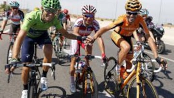 Los españoles, Alejandro Valverde, del equipo Movistar, Joaquin "Purito" Rodríguez, del Katusha y Samuel Sánchez, del Euskaltel, durante la vigésima primera etapa disputada entre Leganes y Madrid, de 142,2 kilómetros.