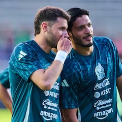 Santi Giménez le abre el camino a la ‘Hormiga’ González