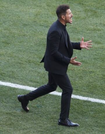 Así fue la intensa pasión de Simeone en la banda ante el Sevilla