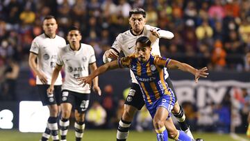  (L-R), Ricardo Chavez of San Luis and Diego Valdes of America during the game Atletico San Luis vs America, corresponding to Round 07 of the Torneo Clausura 2023 of the Liga BBVA MX, at Alfonso Lastras Stadium, on February 14, 2023.

<br><br>

(I-D), Ricardo Chavez de San Luis y Diego Valdes de America durante el partido Atletico San Luis vs America, Correspondiente a la Jornada 07 del Torneo Clausura 2023 de la Liga BBVA MX, en el Estadio Alfonso Lastras, el 14 de Febrero de 2023.