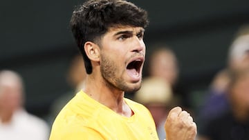 Carlos Alcaraz celebra un punto contra Cameron Norrie en Indian Wells.