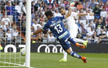 Benzema marca el único gol del partido.