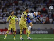 Soccer Football - Copa Libertadores - Group D - Universidad Catolica v Boca Juniors - Claro Arena, Santiago, Chile - April 7, 2026 Universidad Catolica's Fernando Zampedri in action with Boca Juniors' Ayrton Costa REUTERS/Pablo Sanhueza