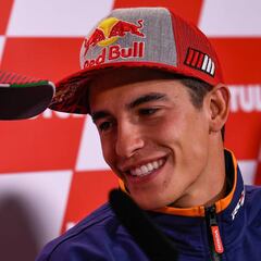 Dovizioso: "Sería bonito compartir box con Márquez"