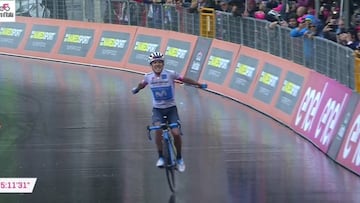 Resumen de la 8ª etapa del Giro de Italia 2018: Carapaz brilla y consigue la victoria