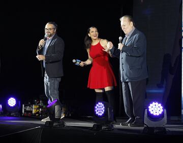 Los presentadores Fernando Costilla y Héctor del Mar. 
 