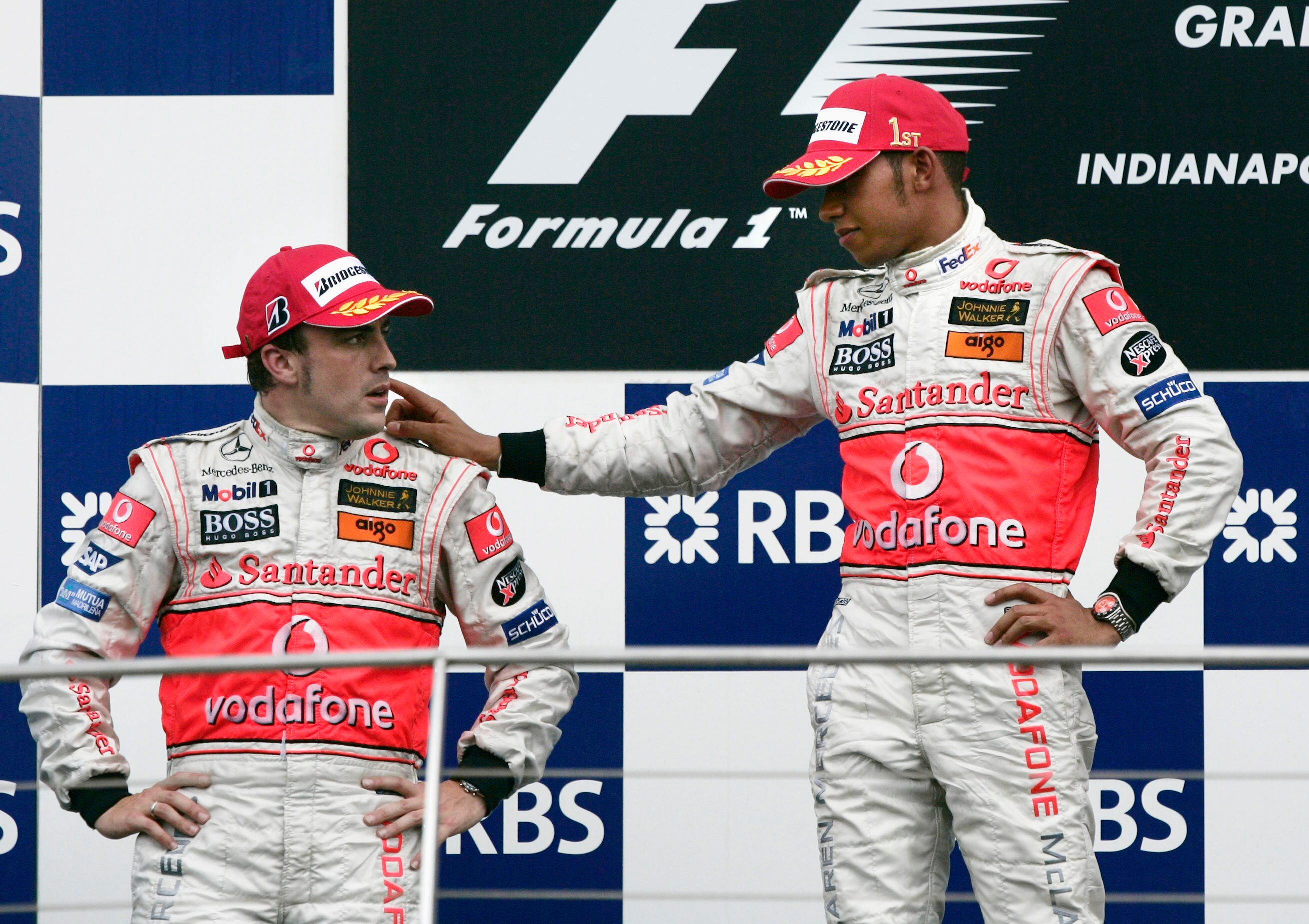 Alonso y Hamilton, en el podio de Estados Unidos 2007.