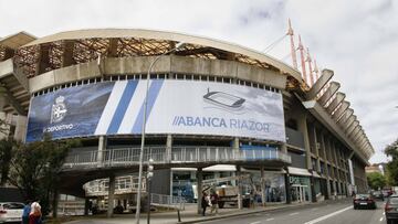 El estadio coru&ntilde;&eacute;s amaneci&oacute; ayer con grandes logos en el que se luce el nuevo nombre.