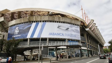 El estadio coru&ntilde;&eacute;s amaneci&oacute; ayer con grandes logos en el que se luce el nuevo nombre.