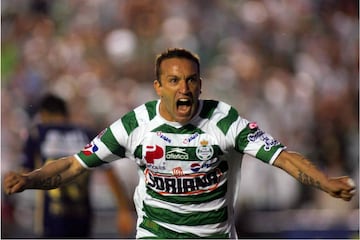 1.- Clausura 2005: 15 goles (Santos Laguna)
2.- Apertura 2005: 11 goles (Santos Laguna)