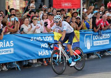 Ciclista de ruta español que anuncia su retirada a los 42 años. Profesional desde 2002, y formando parte de la estructura del Movistar Team desde 2012. En su segundo año como profesional, ya obtuvo el segundo puesto en el Campeonato Mundial de Ruta. Campeón de España en Ruta en 2008, de contrarreloj en 2014 y de ruta, de nuevo, en 2015. Se hizo con la Vuelta a España en 2009 y con el maillot arcoíris tras ganar el Mundial de Ruta en 2018. En 2019, consiguió el oro en el Campeonato de España.