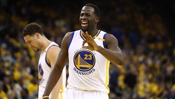 Draymond Green y Klay Thompson durante un partido contra San Antonio Spurs.