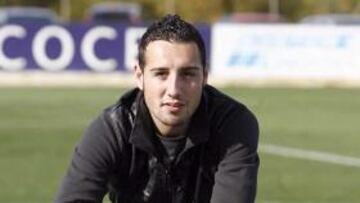 <b>ANIVERSARIO.</b> Cazorla celebró su aniversario con el diario AS.