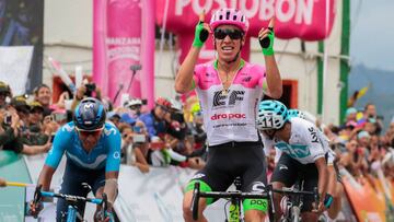 Education First Team Colombian cyclist Rigoberto Uran (C) celebrates after crossing the finish line during the &quot;Colombia Oro y Paz&quot; cycling race, on February 10, 2018, in Salento, Quindio department, Colombia. 
 Uran won the fifth stage of the i