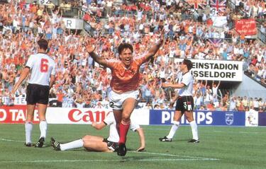 L'?quipe: Platini, el mejor de la historia en las Eurocopas; Xavi 3?, Iniesta 4? y Torres el 7?