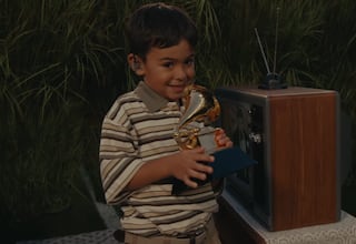 Bad Bunny entregó su Grammy a un niño... pero no era Liam Conejo Ramos