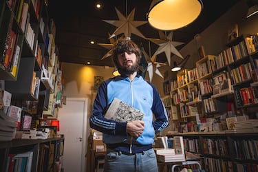 David Uclés y la historia del libro más vendido en España que pudo quedarse por siempre en un cajón