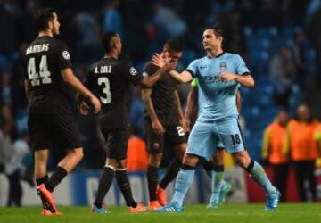 Manchester City cedió importantes puntos tras igualar 1-1 en casa ante Roma.