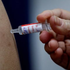 Fiebre y dolores musculares, los síntomas del 14% de voluntarios de la vacuna rusa