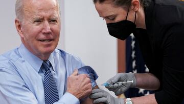 El Presidente Joe Biden da positivo por coronavirus. ¿Qué vacuna contra la covid-19 tiene el mandatario y cuántas dosis se ha puesto? Aquí los detalles.