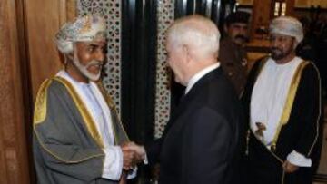 Qabus bin Said, el sultán de Omán, ha comprado el 51% del club belga Mouscron, de la primera división.