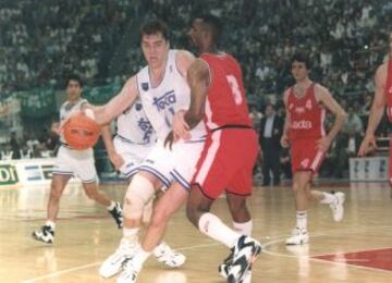 Sabonis durante la final en 1995.