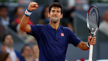 La lluvia le echa una mano a Djokovic y gana a Feliciano