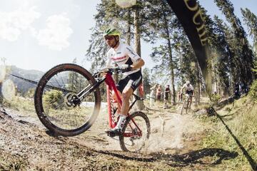 Mathias Flueckiger durante una prueba de XCO.