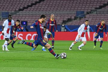 1-0. Leo Messi marcó de penalti el primer gol.