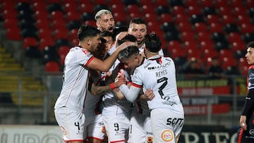 Un triunfo en seis partidos y ya es sublíder de la B: la irregularidad del fútbol chileno