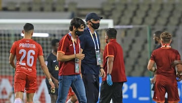 Laurent Blanc y Juan Ferrando, tras el enfrentamiento entre Al Rayyan y FC Goa.