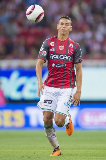 El chileno Igor Lichnovsky acapara pocos reflectores, pero ha sido efectivo para el Necaxa de Ignacio Ambriz, que es la segunda defensa que menos goles acepta, con 7, empatada con Morelia.