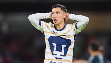 Leonardo Suarez of Pumas during the 16th round match between Pumas UNAM and Santos as part of the Liga BBVA MX, Torneo Clausura 2025 at Olimpico Universitario Stadium, on April 16, 2025 in Mexico City, Mexico.