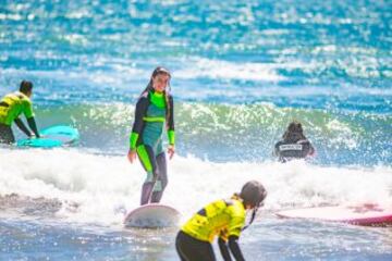 La clínica de surf de Isidora Ureta, en imágenes