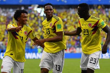 Yerry Mina, Juan Guillermo Cuadrado y Dávinson Sánchez durante el partido Senegal-Colombia, del Grupo H del Mundial de Fútbol de Rusia 2018, en el Samara Arena de Samara, Rusia, hoy 28 de junio de 2018