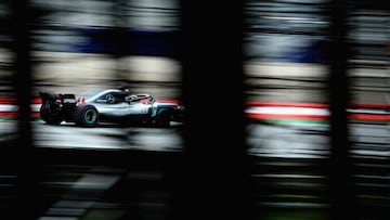 SPIELBERG, AUSTRIA - JUNE 30:  Lewis Hamilton of Great Britain driving the (44) Mercedes AMG Petronas F1 Team Mercedes WO9 on track during final practice for the Formula One Grand Prix of Austria at Red Bull Ring on June 30, 2018 in Spielberg, Austria.  (
