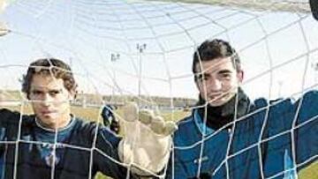 <b>VÍSPERA GRANDE. </b>Sergio Aragoneses y Raúl Albiol posaron ayer para AS en la cuenta atrás de su esperado doble debut en Copa.